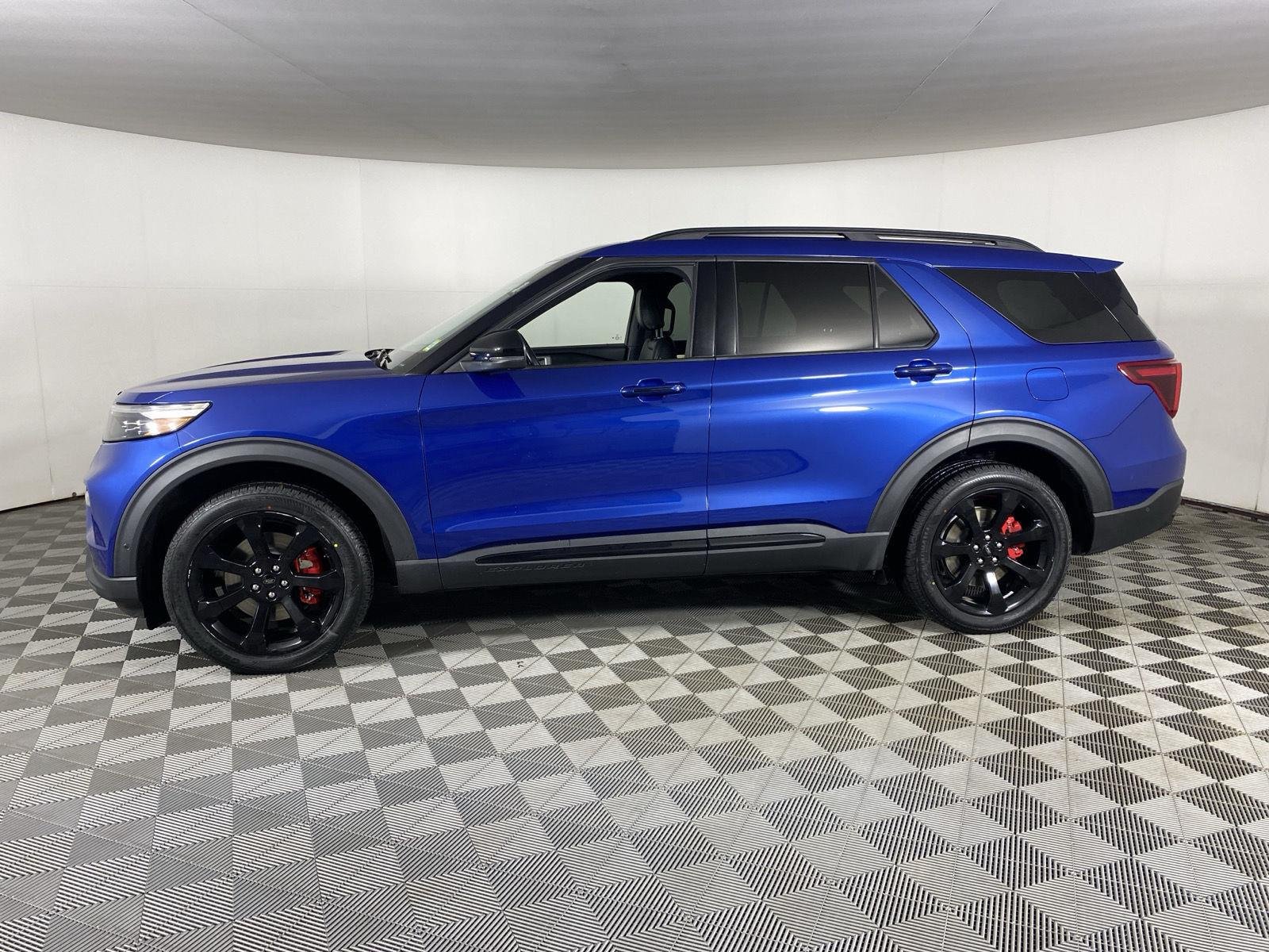 Used 2022 Atlas Blue Ford ST image 14