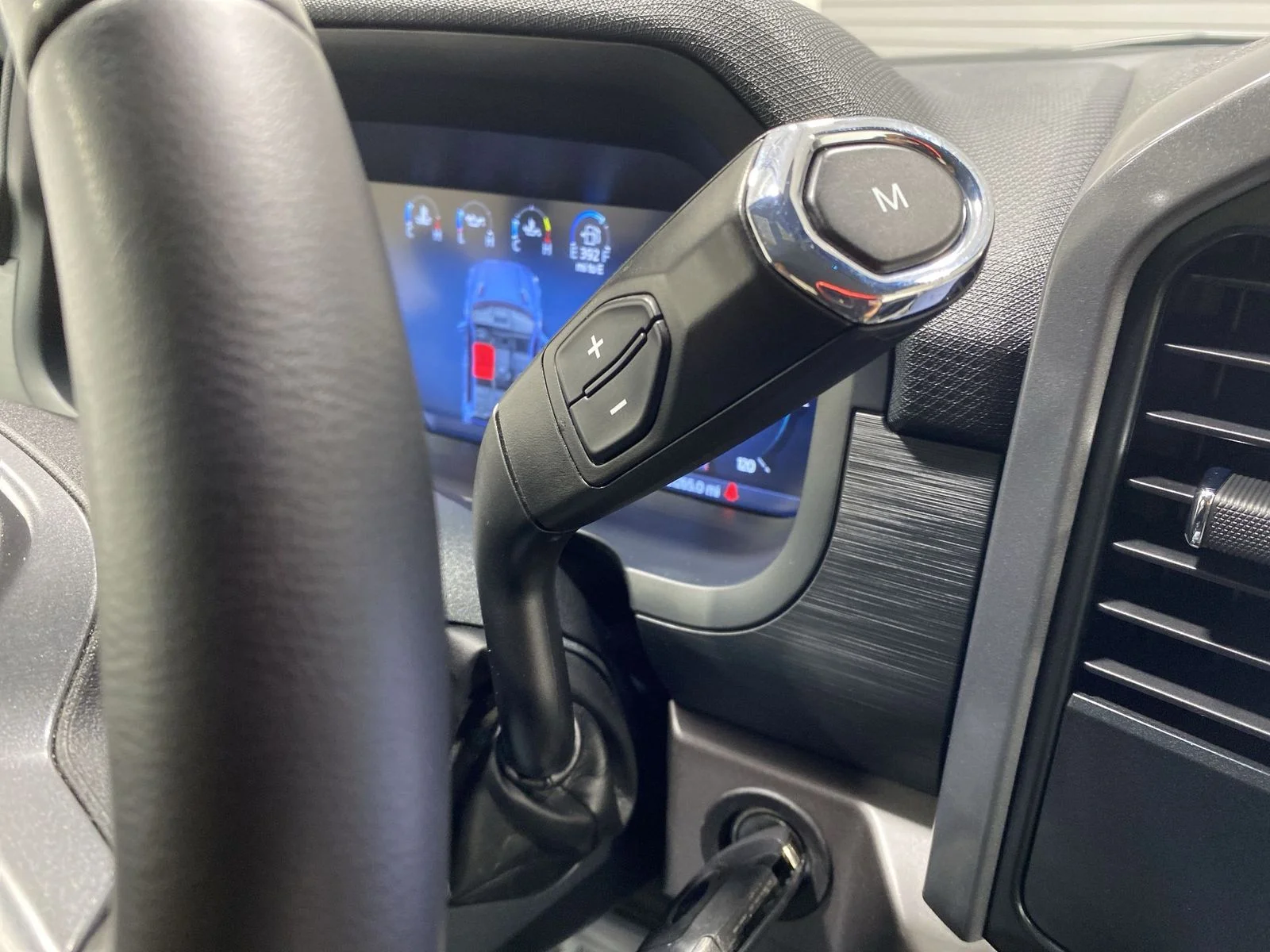 2025 Ford F-150 XLT - Photo 19