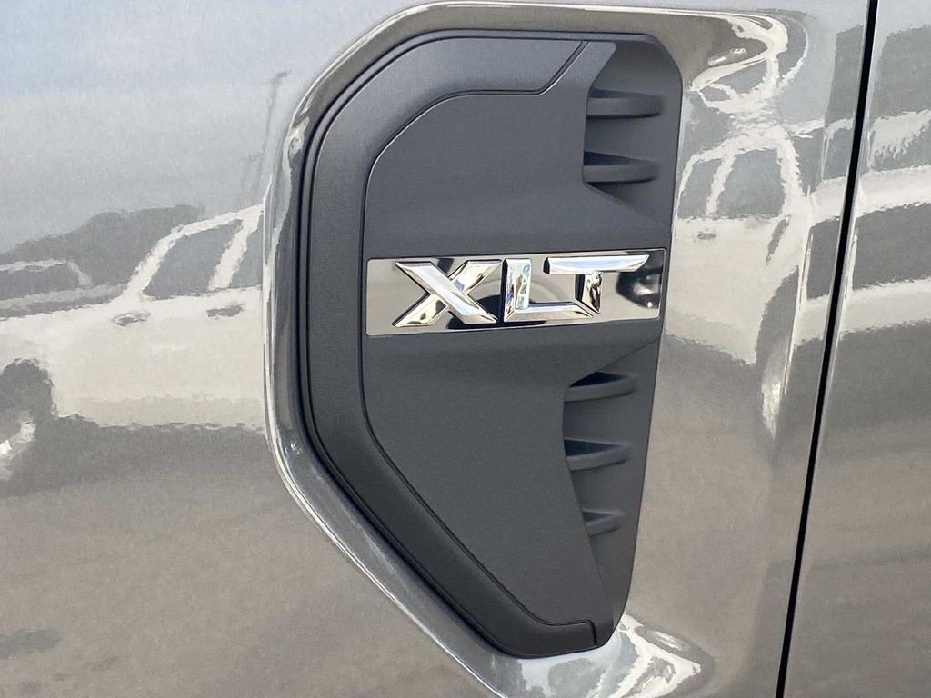 New 2026 Carbonized Gray Metallic Ford XLT image 8
