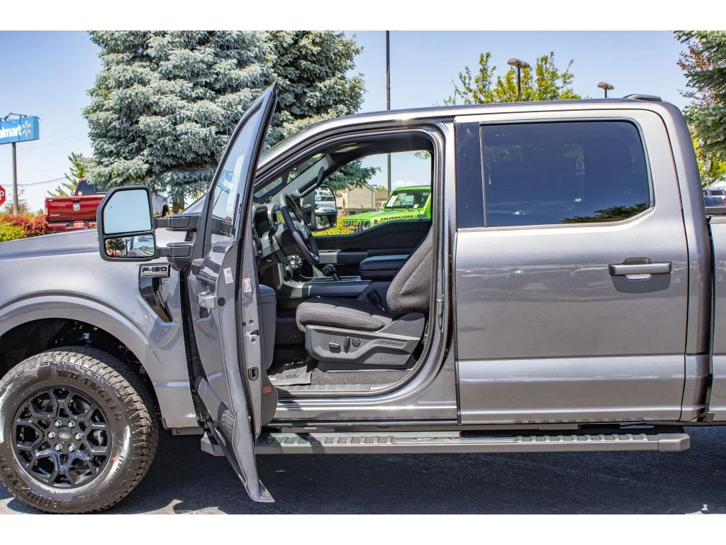 New 2026 CARBONIZED GRAY METALLIC Ford XLT image 31