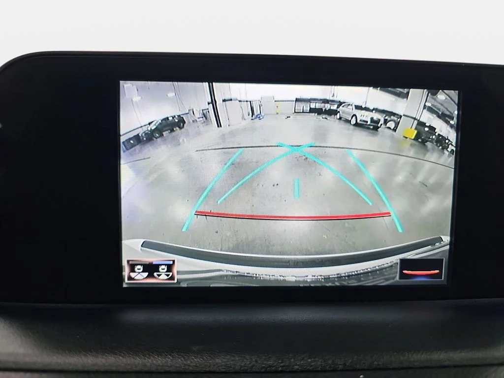 Used 2022 White Lexus 350 image 25