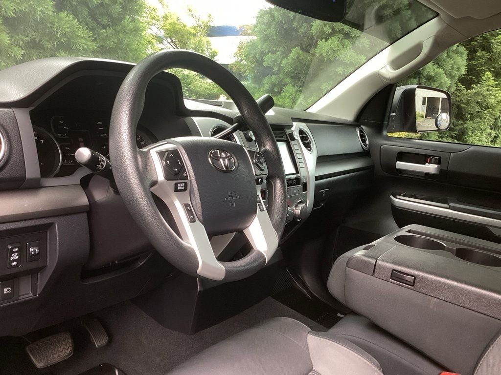 Used 2019 Blue Toyota SR5 image 12