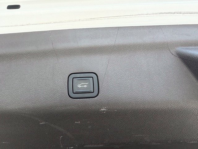 Used 2023 Crystal White Tricoat Cadillac Sport image 25