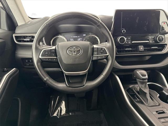 Certified Used 2024 MAGNETIC GRAY MET. Toyota  image 29