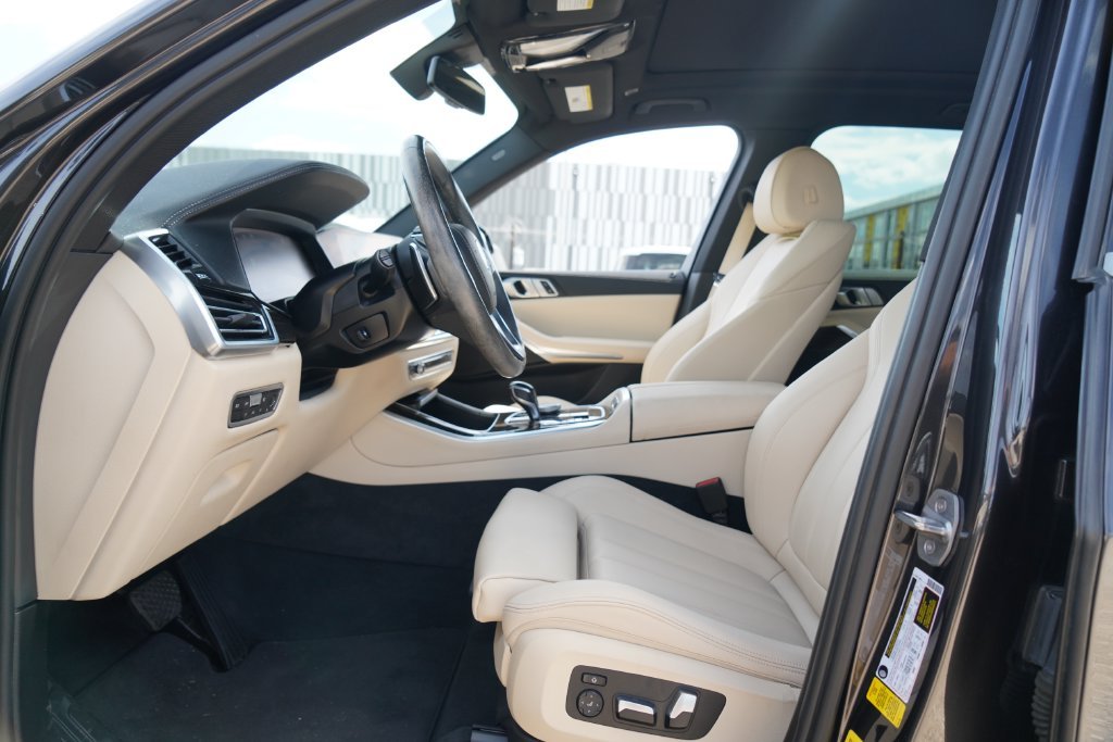 Used 2020 Dark Graphite BMW sDrive40i image 10