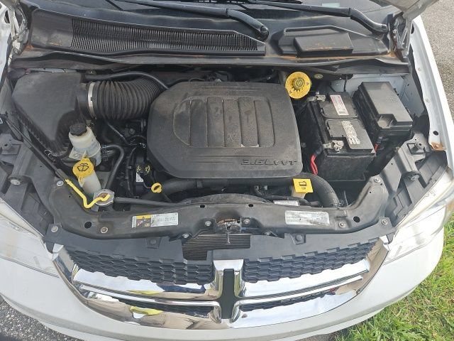 Used 2020 White Knuckle Clearcoat Dodge SE image 20