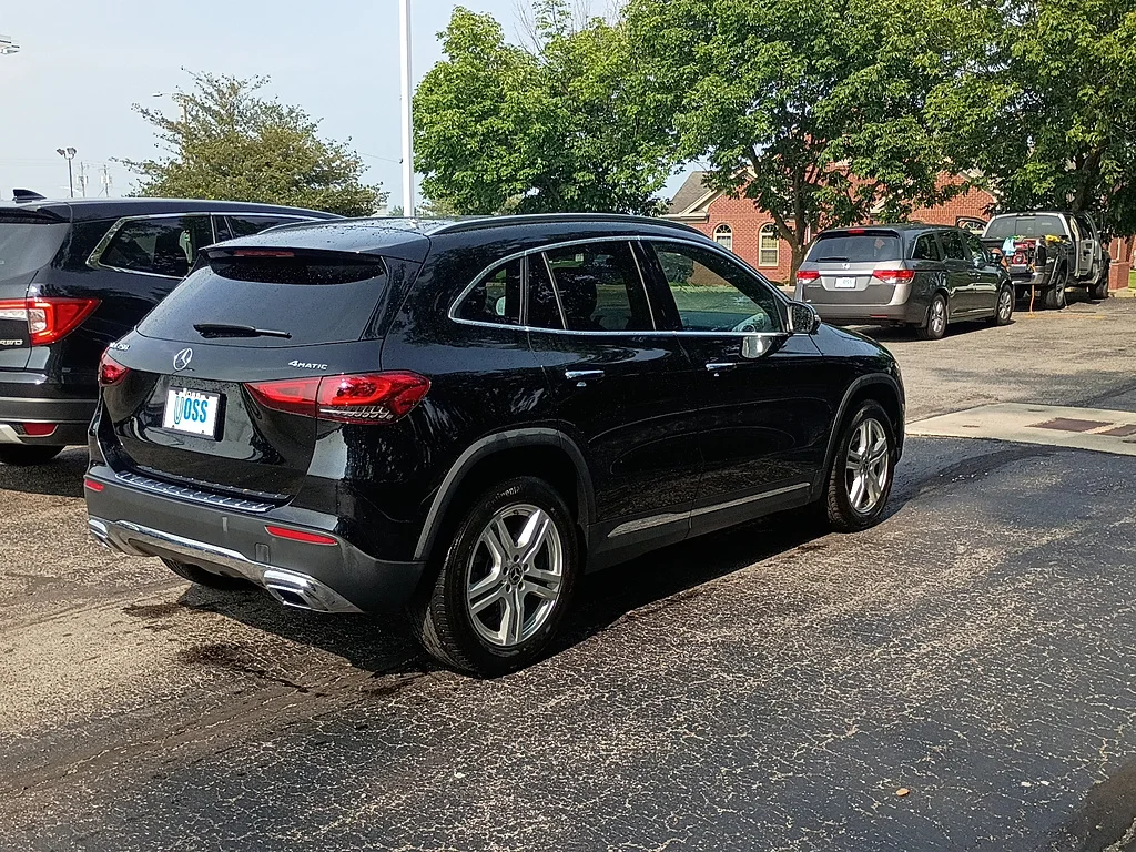 Used 2021 Night Black Mercedes-Benz GLA 250 4MATIC® image 3
