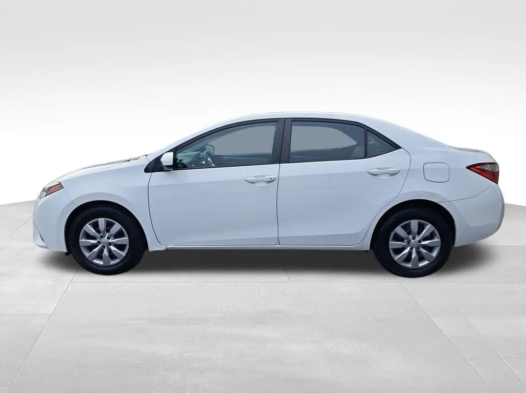 Used 2015 Toyota Corolla LE with VIN 5YFBURHE7FP267023 for sale in Auburn, WA