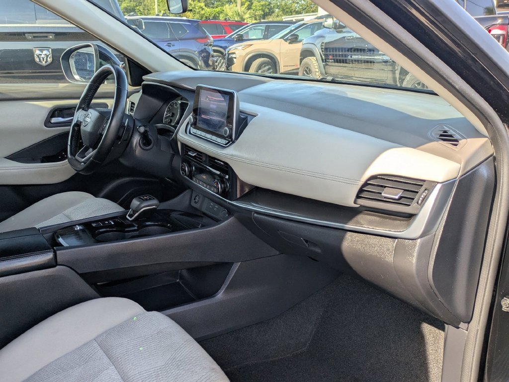 Used 2025 Black Nissan SV image 28