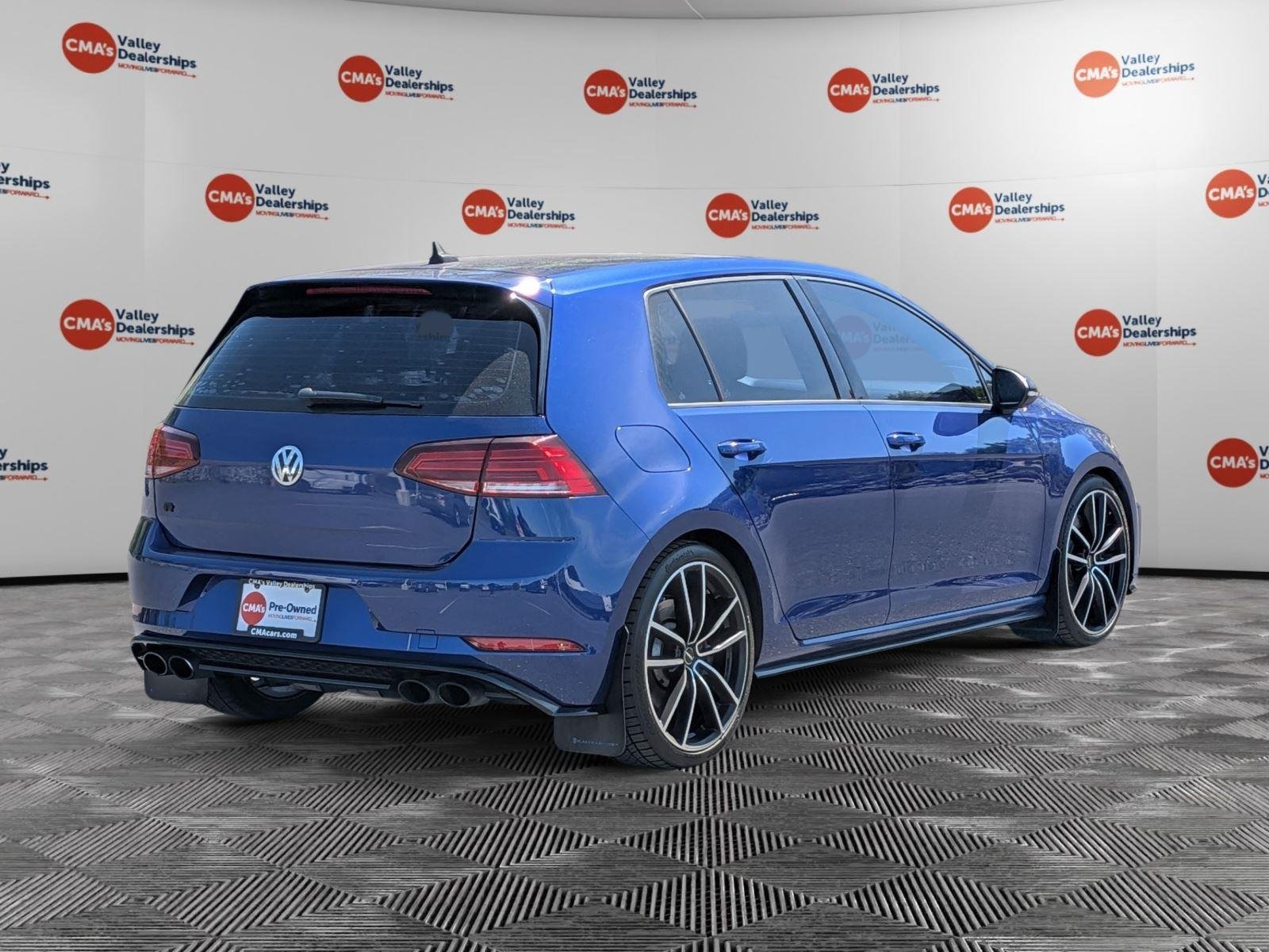 Used 2018 Lapiz Blue Metallic Volkswagen 4Motion image 5