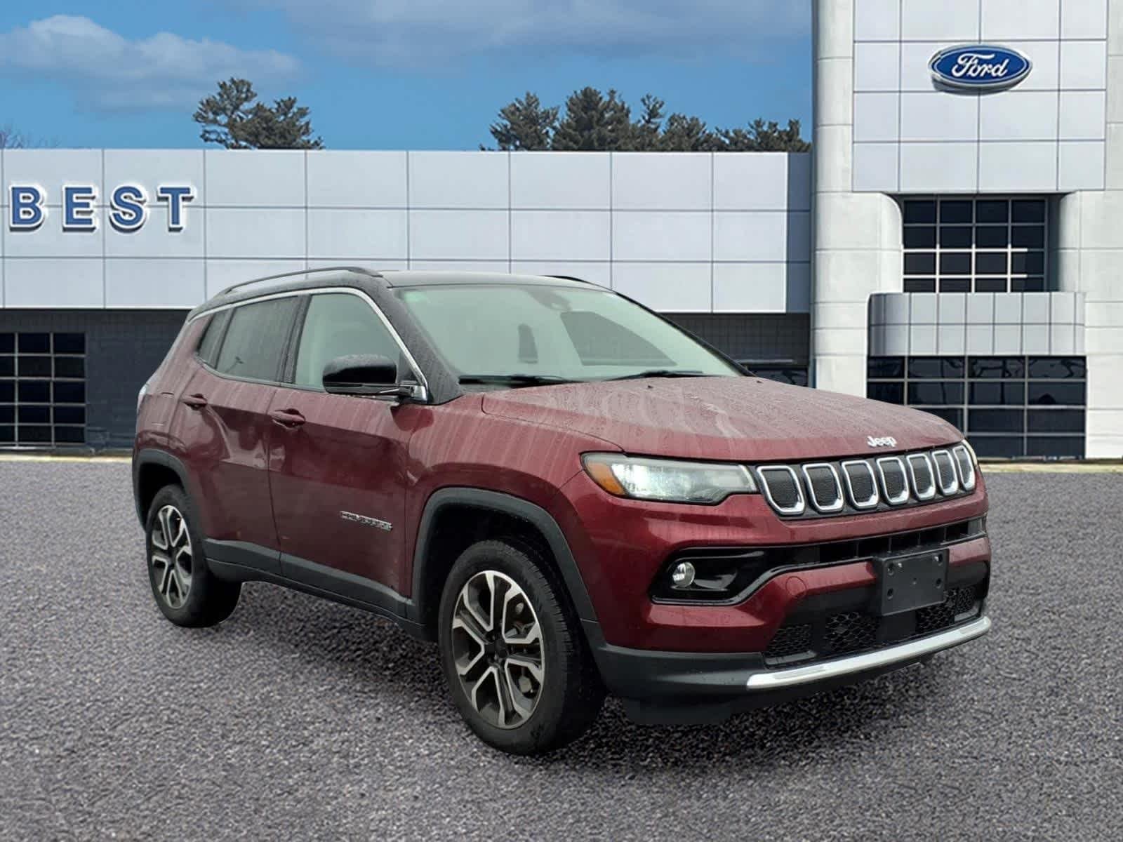 Used 2022 Velvet Red Pearlcoat Jeep Limited image 9
