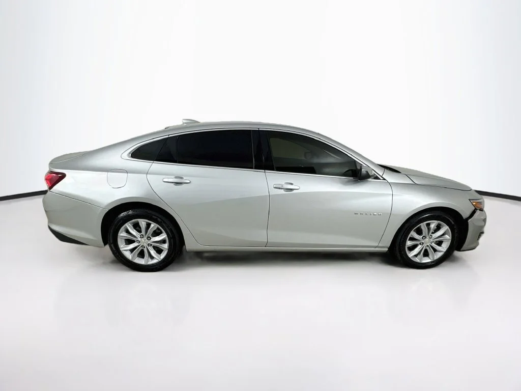 Used 2022 Silver Chevrolet LT image 8