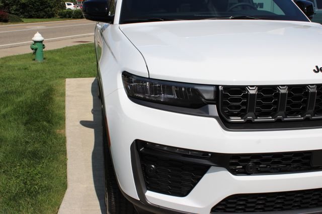 New 2026 Bright White Clearcoat Jeep Limited image 5