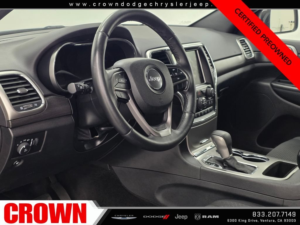 Certified Used 2018 Silver Jeep Laredo E image 25
