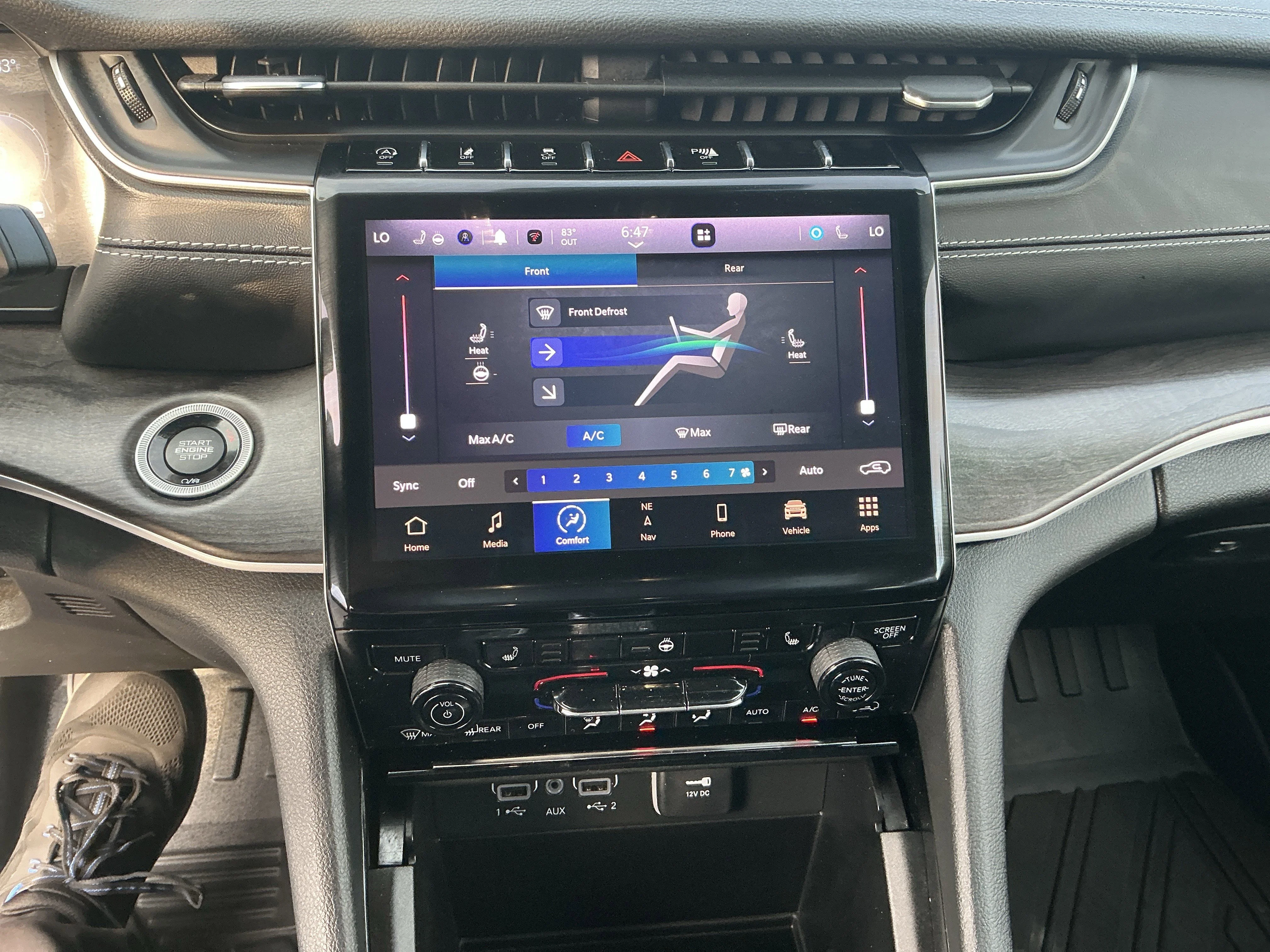 Used 2023 Grey Jeep Limited image 21