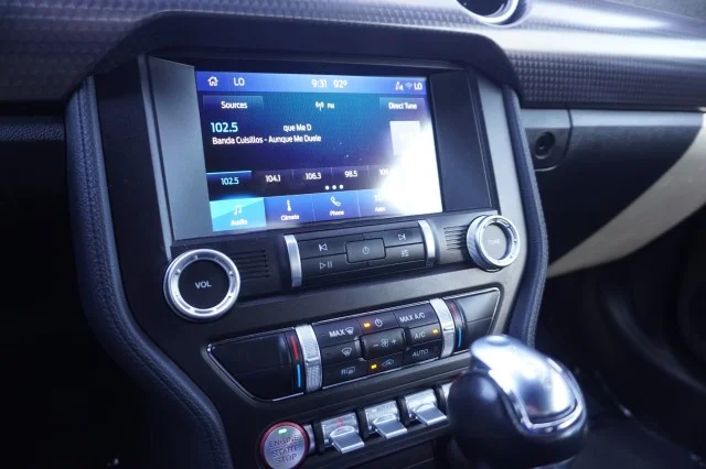 Used 2022 BLUE Ford GT image 25