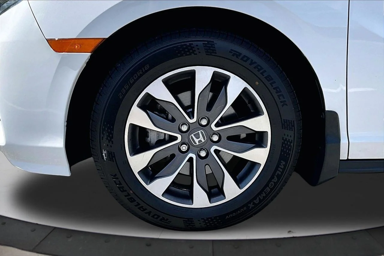 Used 2023  Honda EX-L image 34