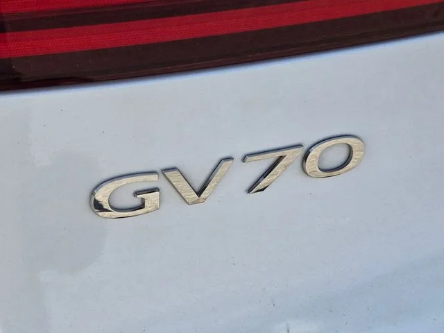 Used 2025 White Genesis 2.5T image 17