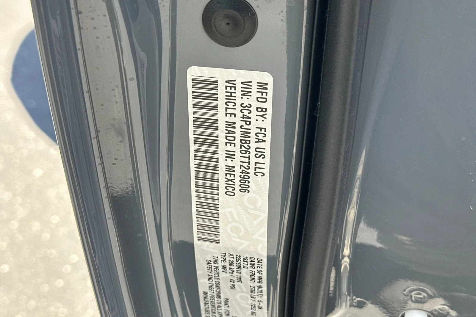 New 2026 Sting-Gray Clear-Coat Exterior Paint Jeep Limited image 29