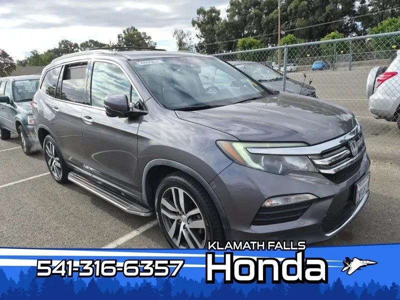 2017 Honda Pilot 4WD Touring's photo