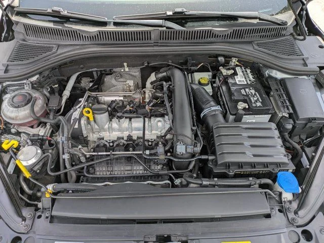 Used 2019 Platinum Gray Metallic Volkswagen 1.4T SE image 13