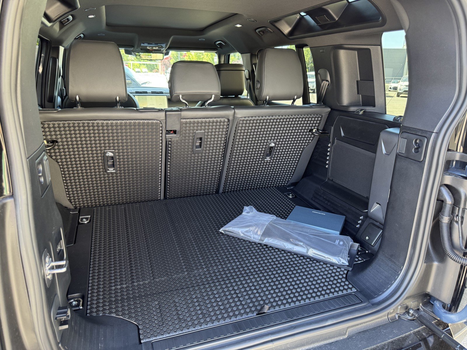 2026 Land Rover Defender S - Photo 10