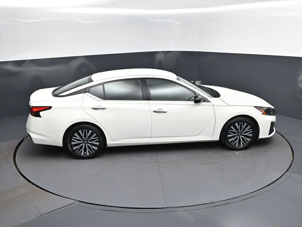 2025 Nissan Altima SV - Photo 34
