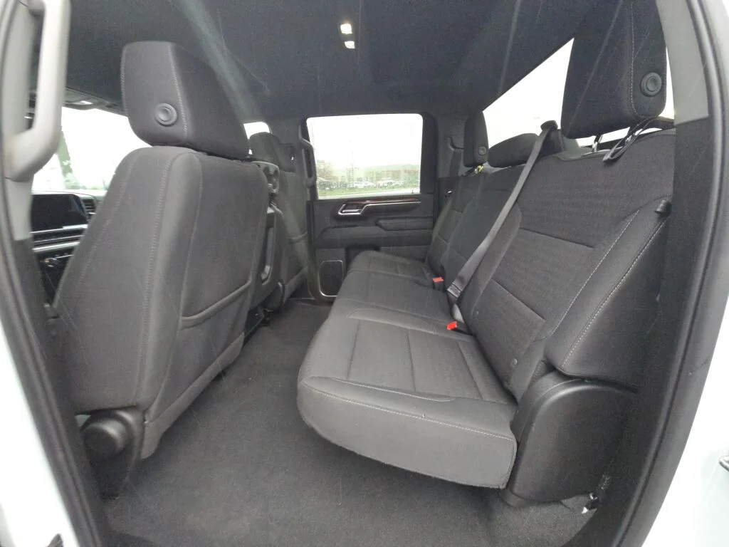 Used 2024 Summit White Chevrolet LT image 13