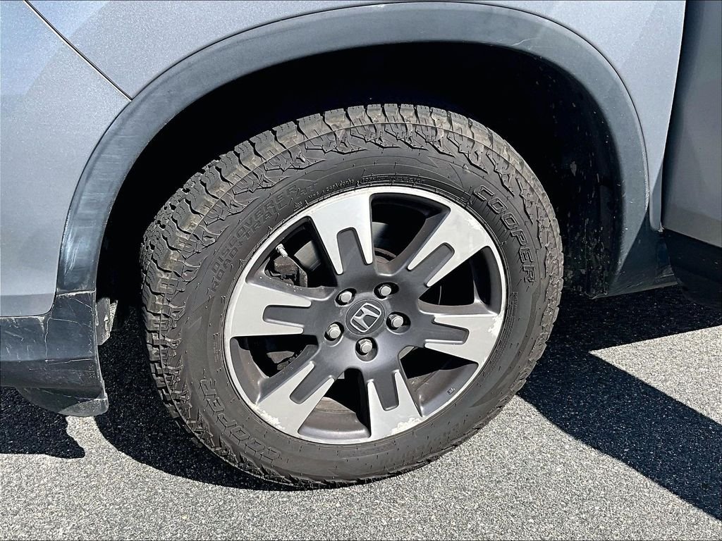Used 2018 Gray Honda RTL-T image 7