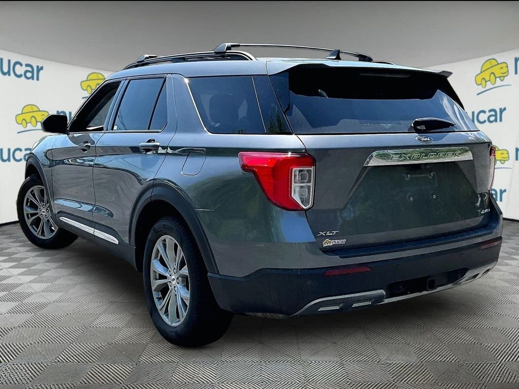Used 2023 Gray Metallic Ford XLT image 3