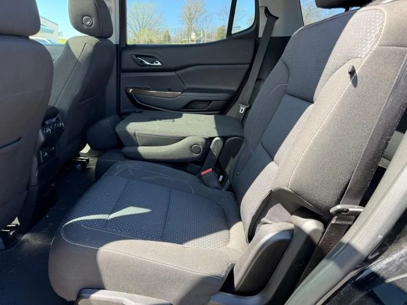 Used 2023 Ebony Twilight Metallic GMC SLE image 9
