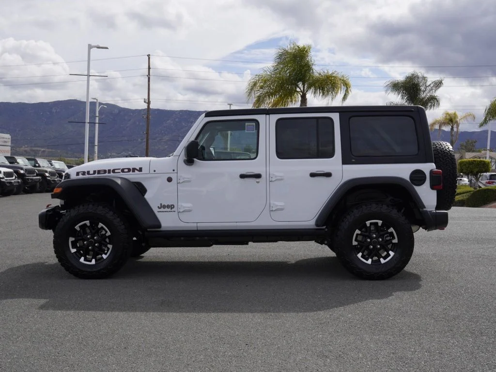 New 2026 Bright White Clear-Coat Exterior Paint Jeep Rubicon image 6
