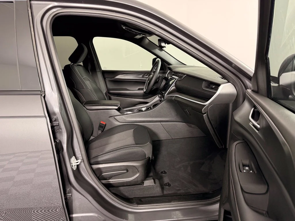 Used 2024 Gray Jeep Laredo X image 19