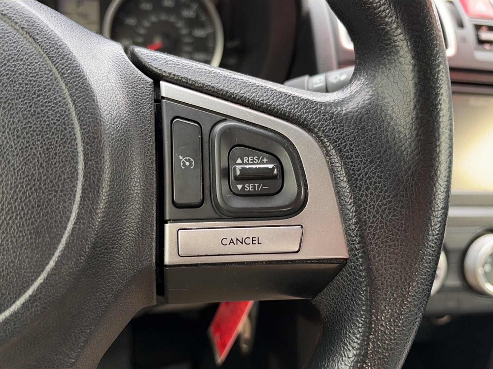 Used 2018 Dark Gray Metallic Subaru 2.5i image 30