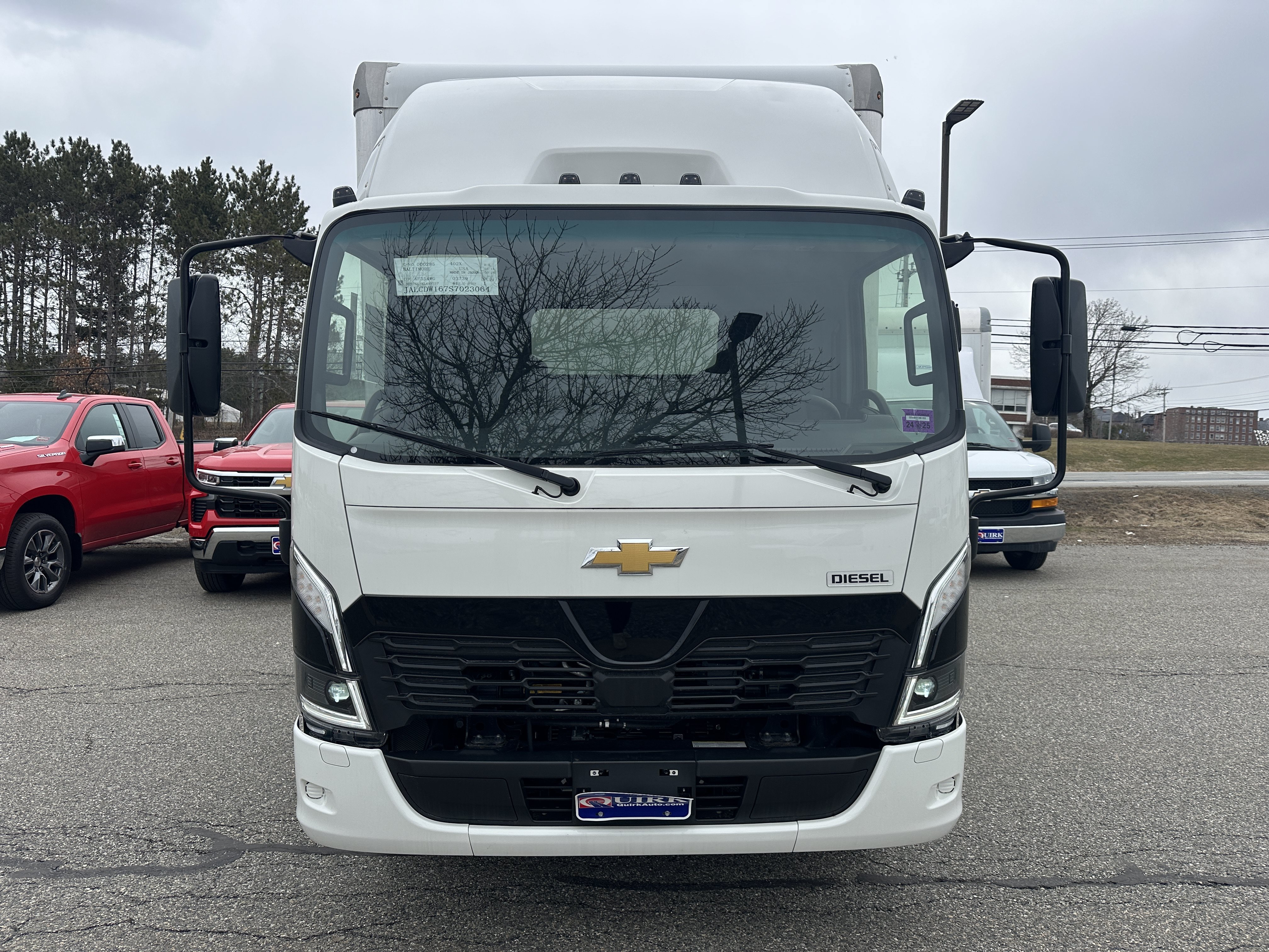 New 2025 Arc White Chevrolet  image 9