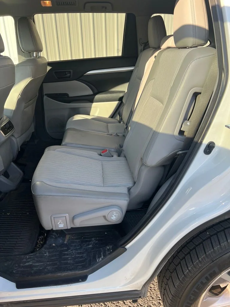 Used 2016 Blizzard Pearl Toyota LE Plus V6 image 11