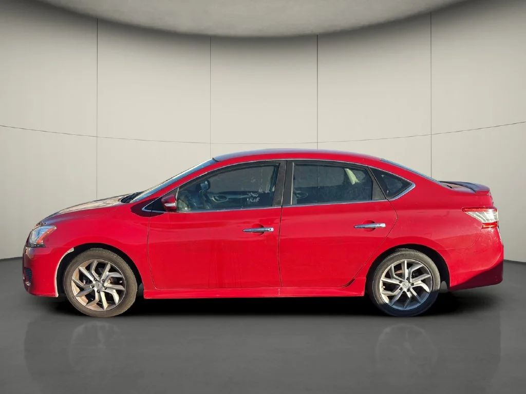 Used 2015 Red Nissan SR image 4