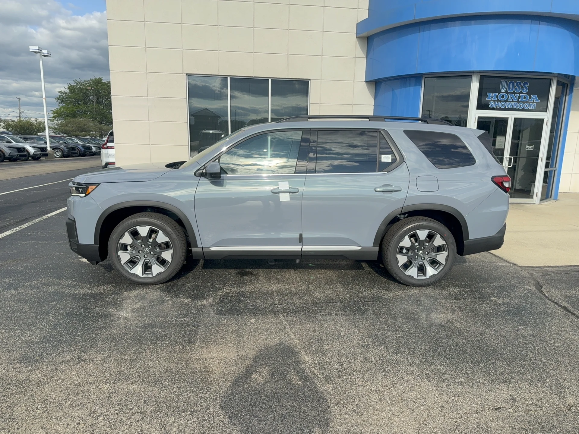 New 2026 Sonic Gray Pearl Honda Touring image 8