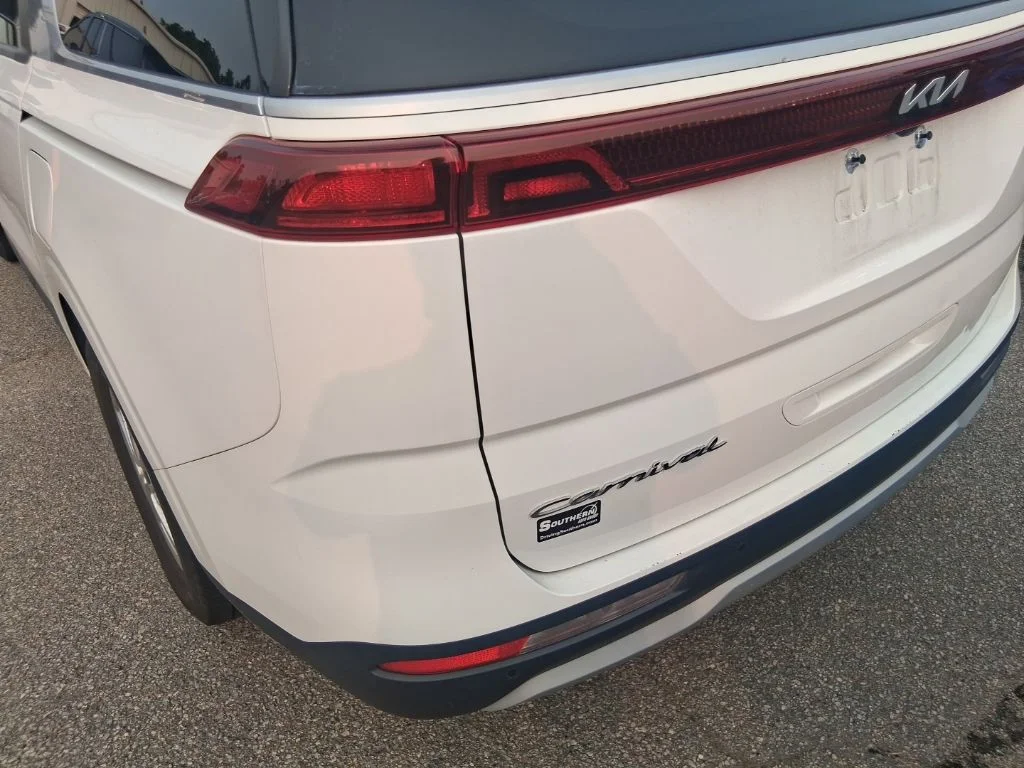 Used 2022 White Kia LXS image 14
