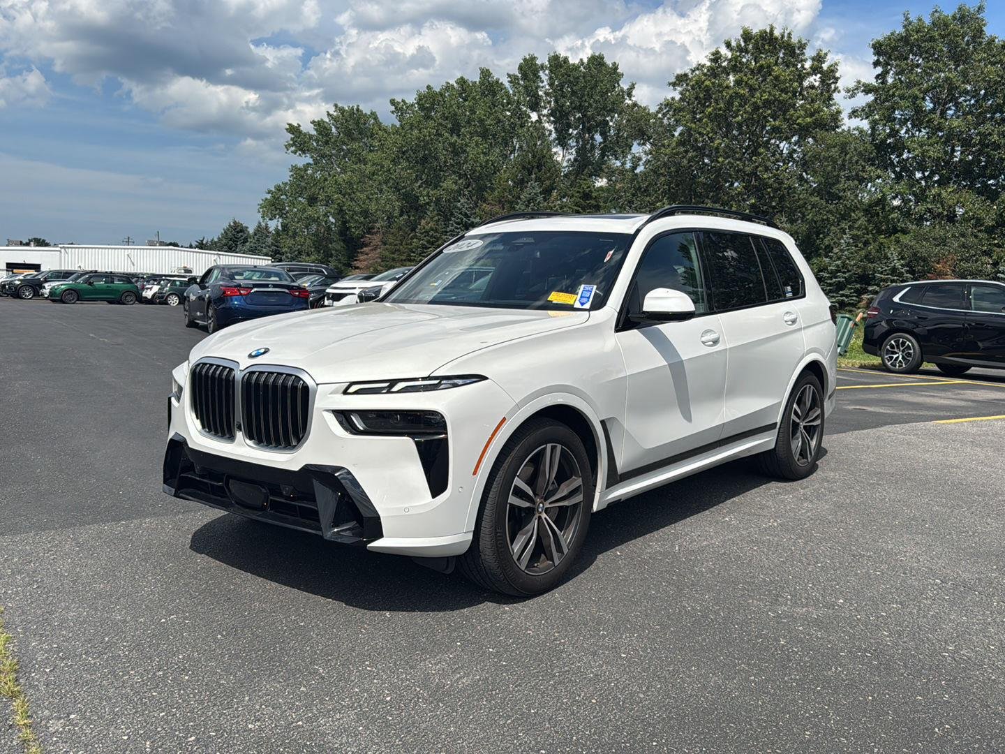 Used 2024 Mineral White Metallic BMW xDrive40i image 7