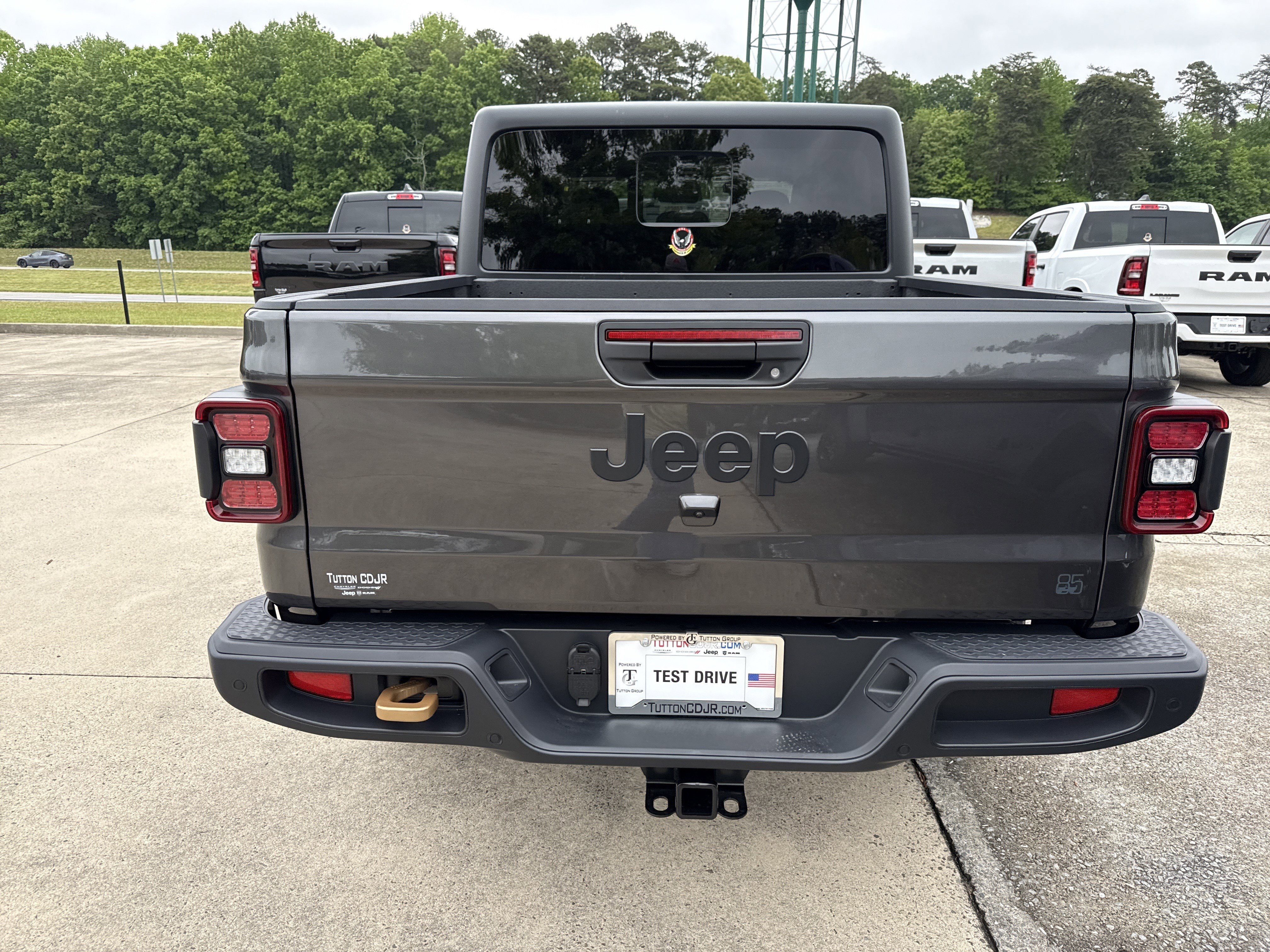 New 2026 Granite Crystal Metallic Clearcoat Jeep 85th Anniversary Edition image 6