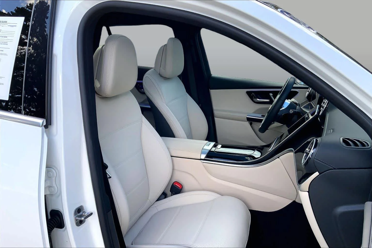 Certified Used 2025 Polar White Mercedes-Benz GLC 300 image 8