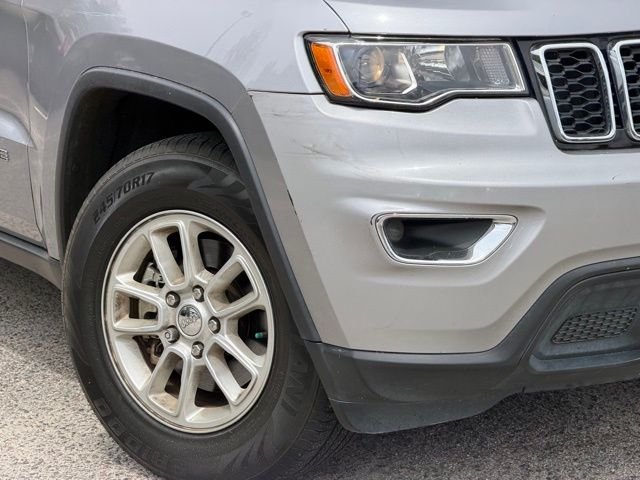 Used 2020 Silver Jeep Laredo E image 9