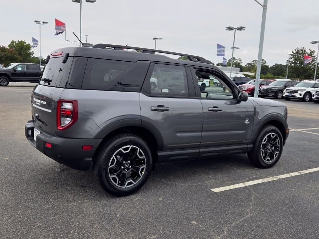 New 2026 Carbonized Gray Metallic Ford Outer Banks image 8