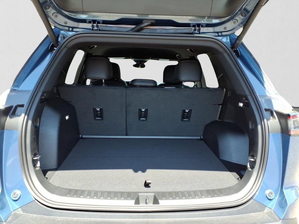 New 2026 Lakeshore Blue Metallic Chevrolet LT image 32