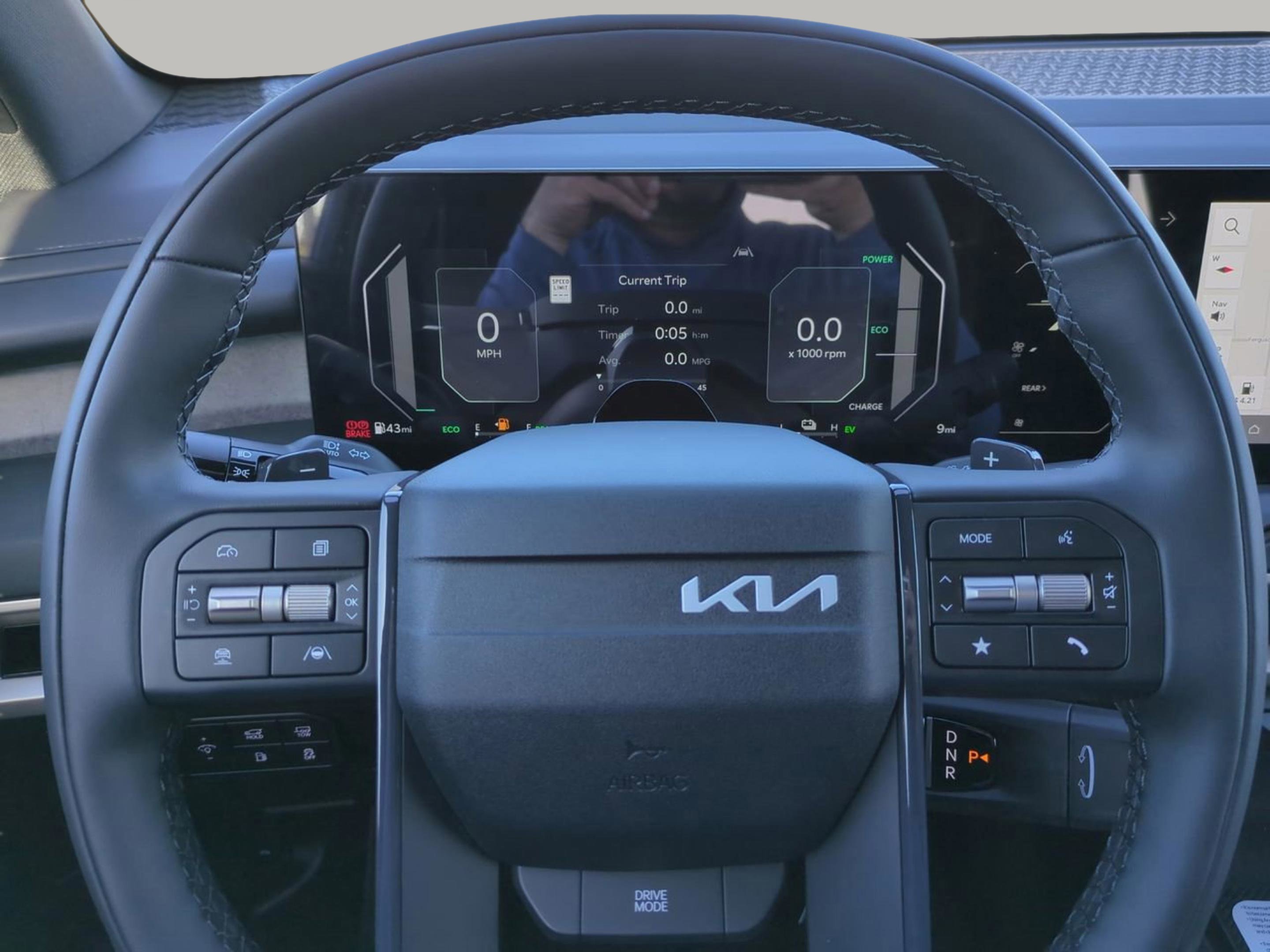 New 2027 Ivory Silver Kia SX image 33