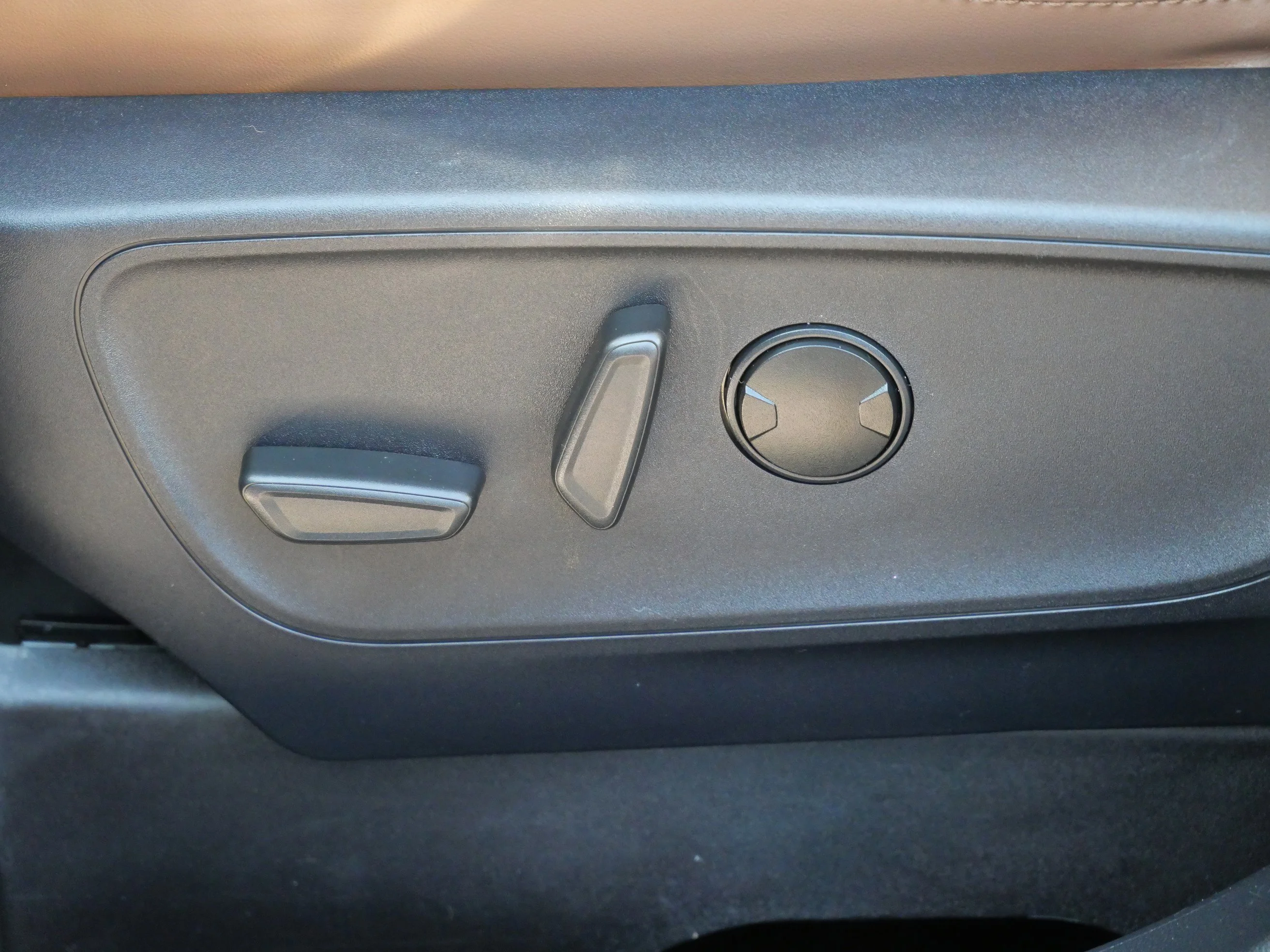 Used 2024 Azure Gray Metallic Ford Badlands image 12