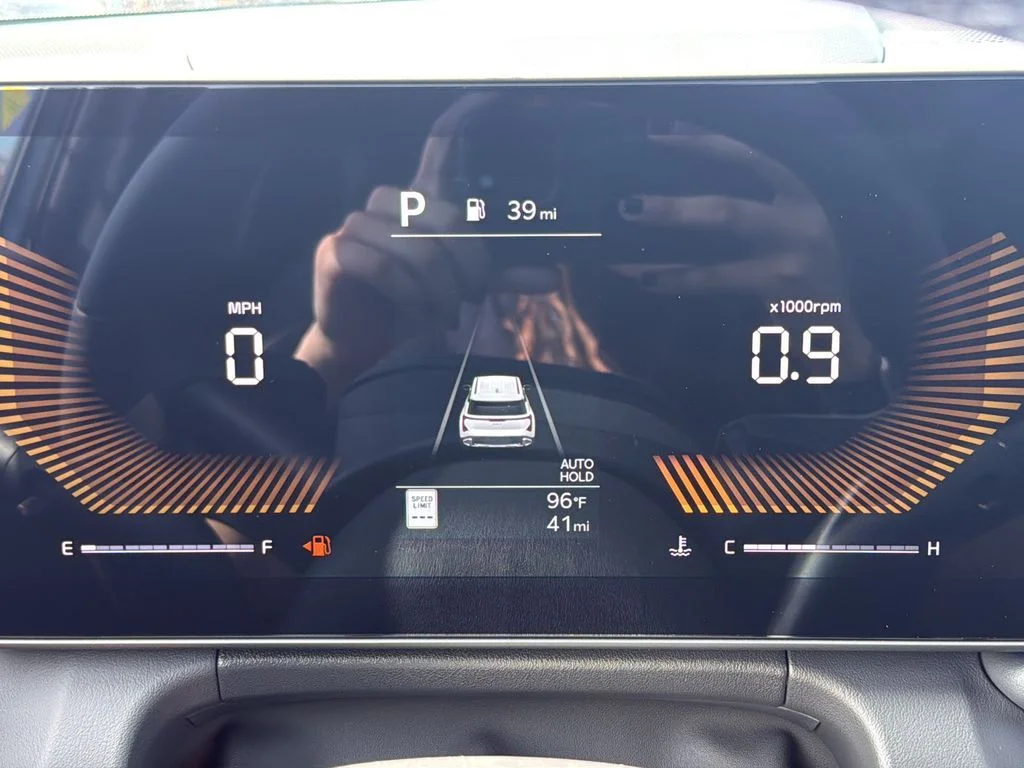 New 2027 Frost Blue / Black Roof Kia X-Line S image 23