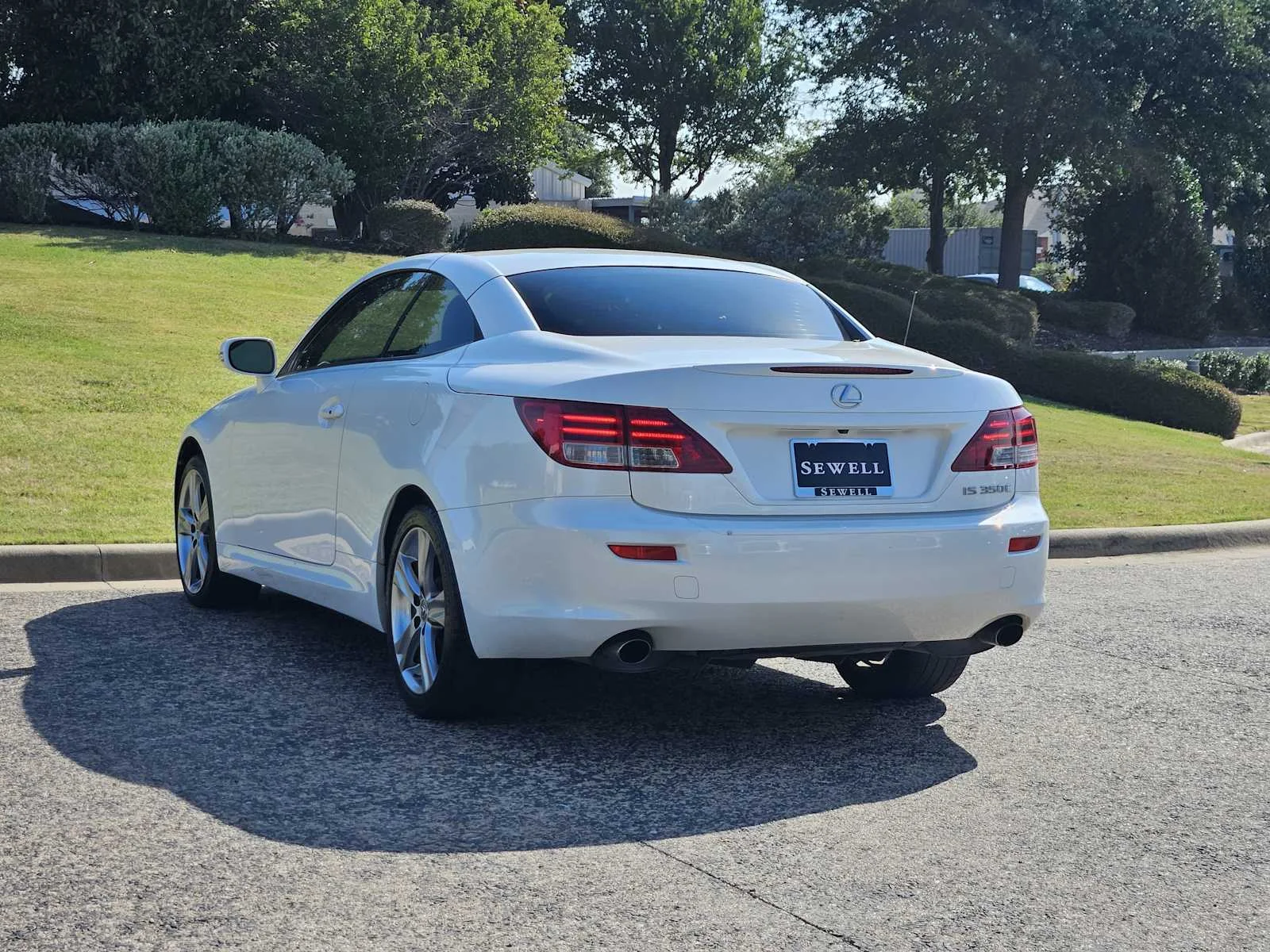 Used 2014 Starfire Pearl Lexus  image 3