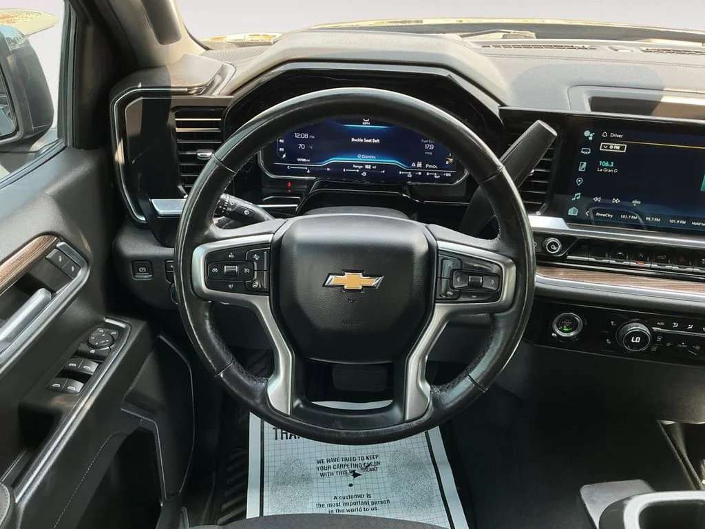 Used 2022 Gray Chevrolet LT image 12